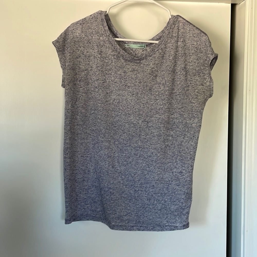 Size S top.